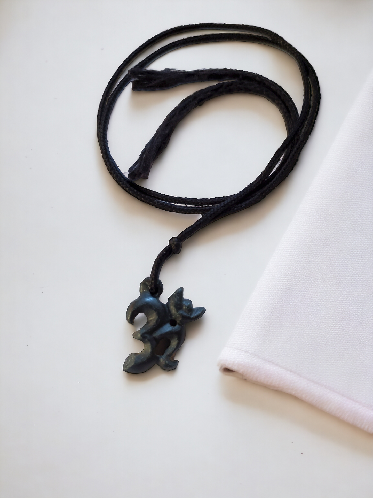 Om symbol pendant